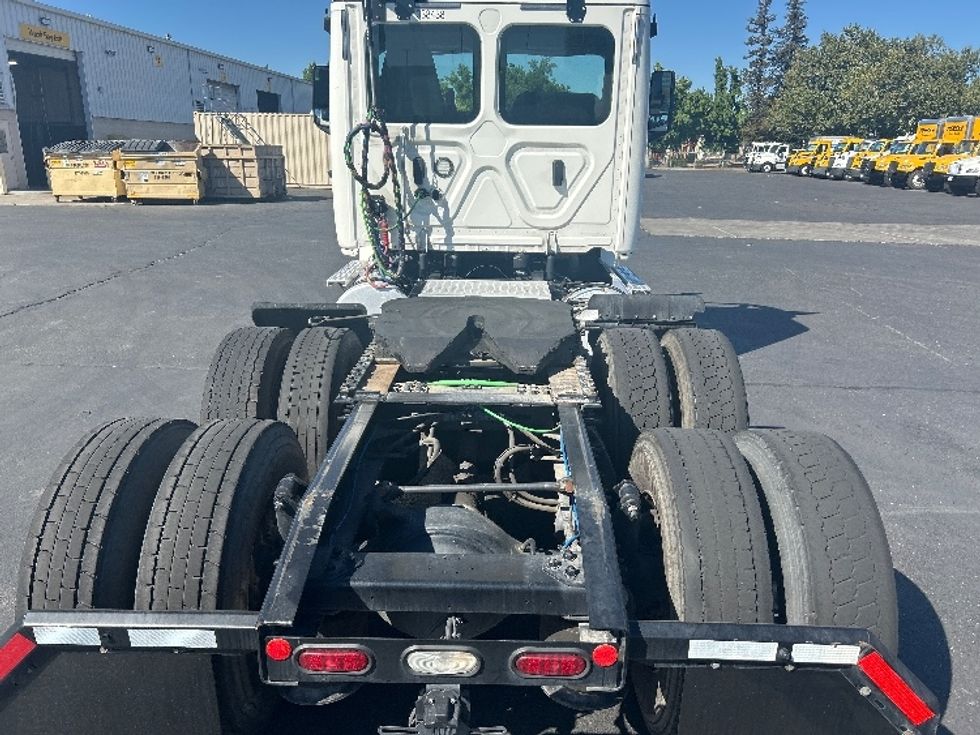 Day Cab Tractor-Heavy Duty Tractors-Freightliner-2020-T12664ST-Ceres-CA-540,670\n\t\tmiles-$ 41,750 - Image 6