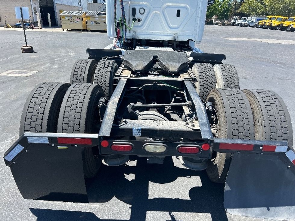 Day Cab Tractor-Heavy Duty Tractors-Freightliner-2020-T12664ST-Ceres-CA-569,588\n\t\tmiles-$ 38,000 - Image 6