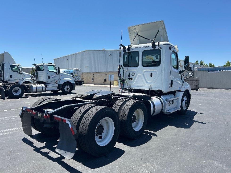 Day Cab Tractor-Heavy Duty Tractors-Freightliner-2020-T12664ST-Ceres-CA-569,588\n\t\tmiles-$ 38,000 - Image 7
