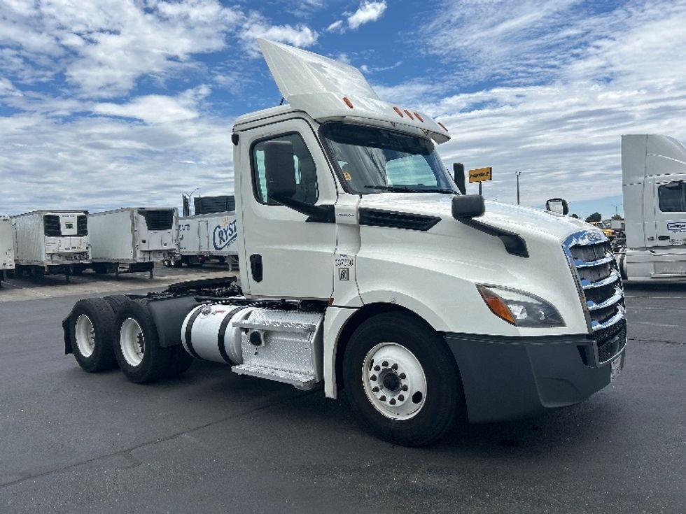 Day Cab Tractor-Heavy Duty Tractors-Freightliner-2020-T12664ST-Ceres-CA-577,877\n\t\tmiles-$ 37,250 - Image 1