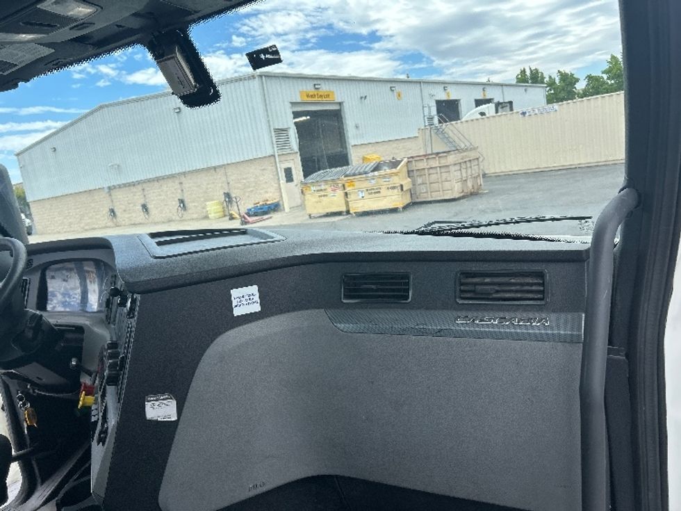 Day Cab Tractor-Heavy Duty Tractors-Freightliner-2020-T12664ST-Ceres-CA-577,877\n\t\tmiles-$ 37,250 - Image 13