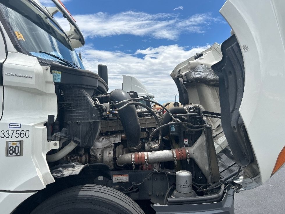 Day Cab Tractor-Heavy Duty Tractors-Freightliner-2020-T12664ST-Ceres-CA-577,877\n\t\tmiles-$ 37,250 - Image 15