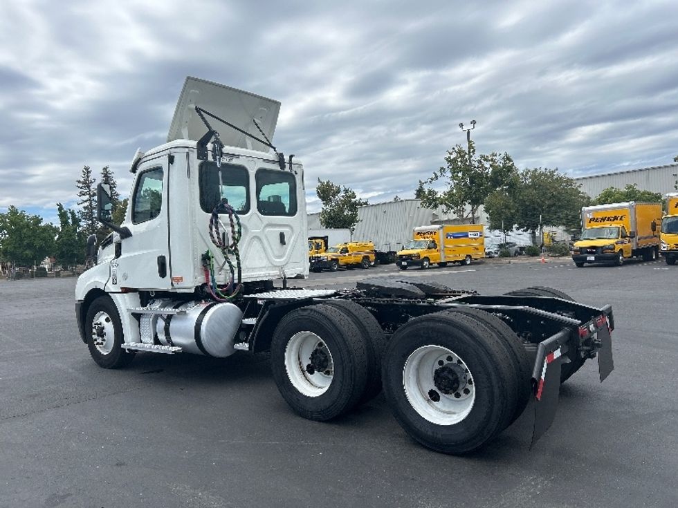 Day Cab Tractor-Heavy Duty Tractors-Freightliner-2020-T12664ST-Ceres-CA-577,877\n\t\tmiles-$ 37,250 - Image 5