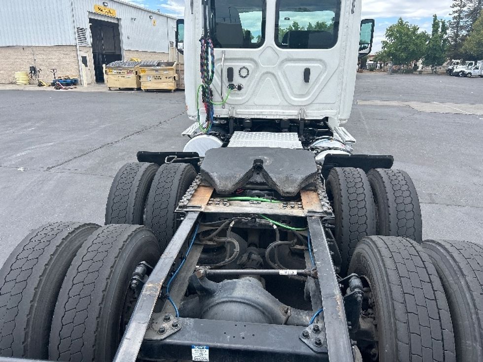 Day Cab Tractor-Heavy Duty Tractors-Freightliner-2020-T12664ST-Ceres-CA-577,877\n\t\tmiles-$ 37,250 - Image 6
