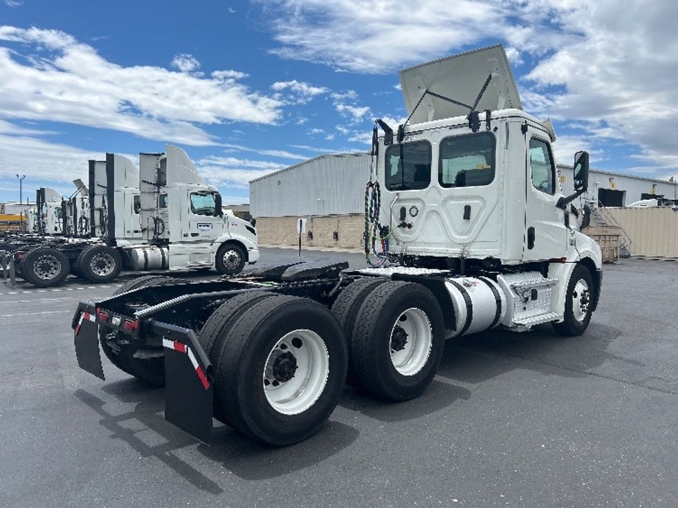 Day Cab Tractor-Heavy Duty Tractors-Freightliner-2020-T12664ST-Ceres-CA-577,877\n\t\tmiles-$ 37,250 - Image 7