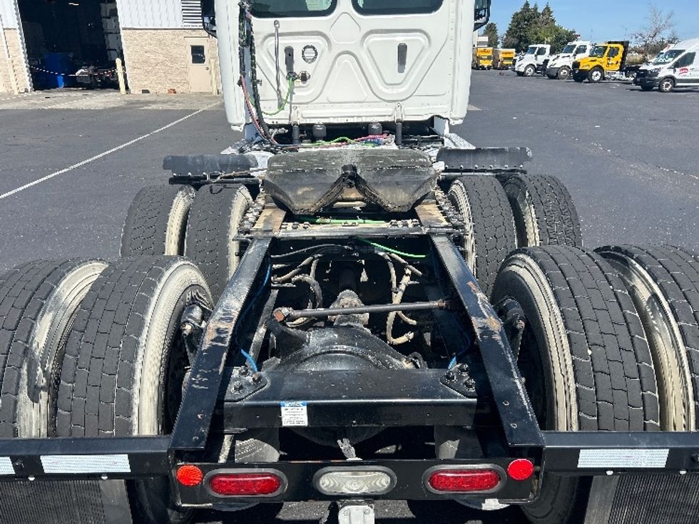 Day Cab Tractor-Heavy Duty Tractors-Freightliner-2020-T12664ST-Ceres-CA-593,450\n\t\tmiles-$ 32,750 - Image 6