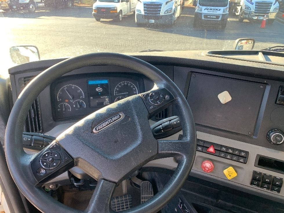 Day Cab Tractor-Heavy Duty Tractors-Freightliner-2020-T12664ST-Charlotte-NC-272,215\n\t\tmiles-$ 76,250 - Image 11