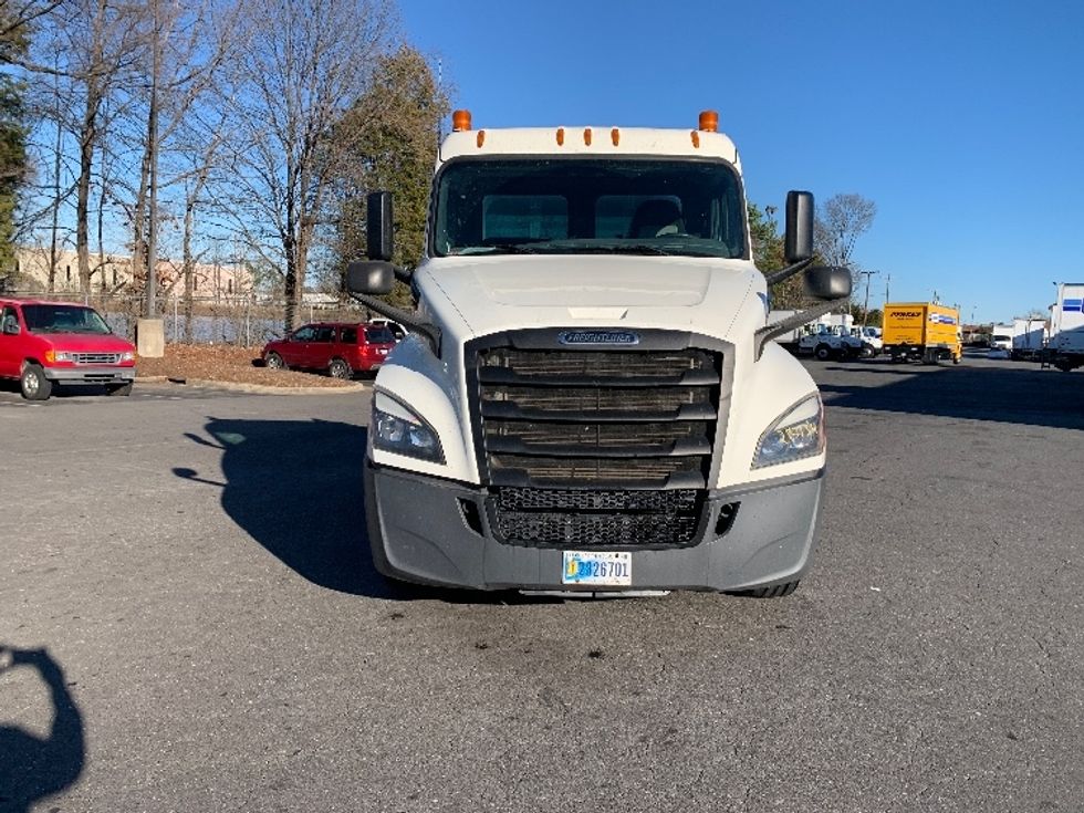 Day Cab Tractor-Heavy Duty Tractors-Freightliner-2020-T12664ST-Charlotte-NC-272,215\n\t\tmiles-$ 76,250 - Image 2