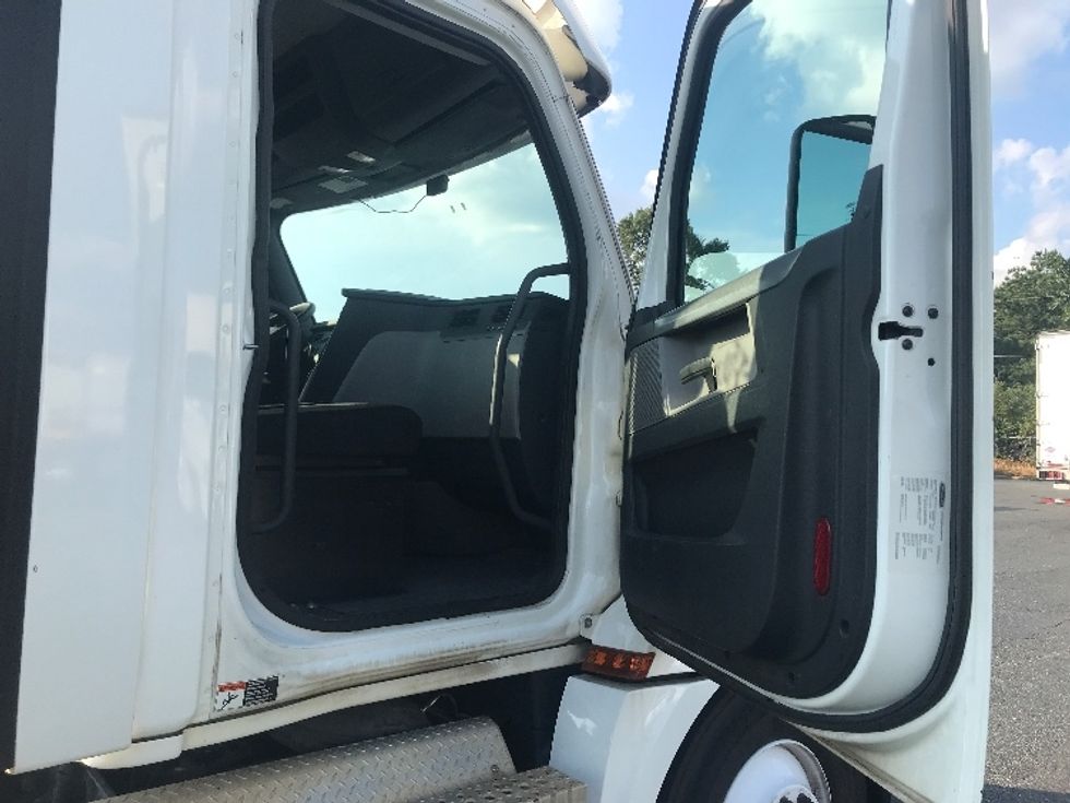 Day Cab Tractor-Heavy Duty Tractors-Freightliner-2020-T12664ST-Charlotte-NC-403,182\n\t\tmiles-$ 54,500 - Image 12