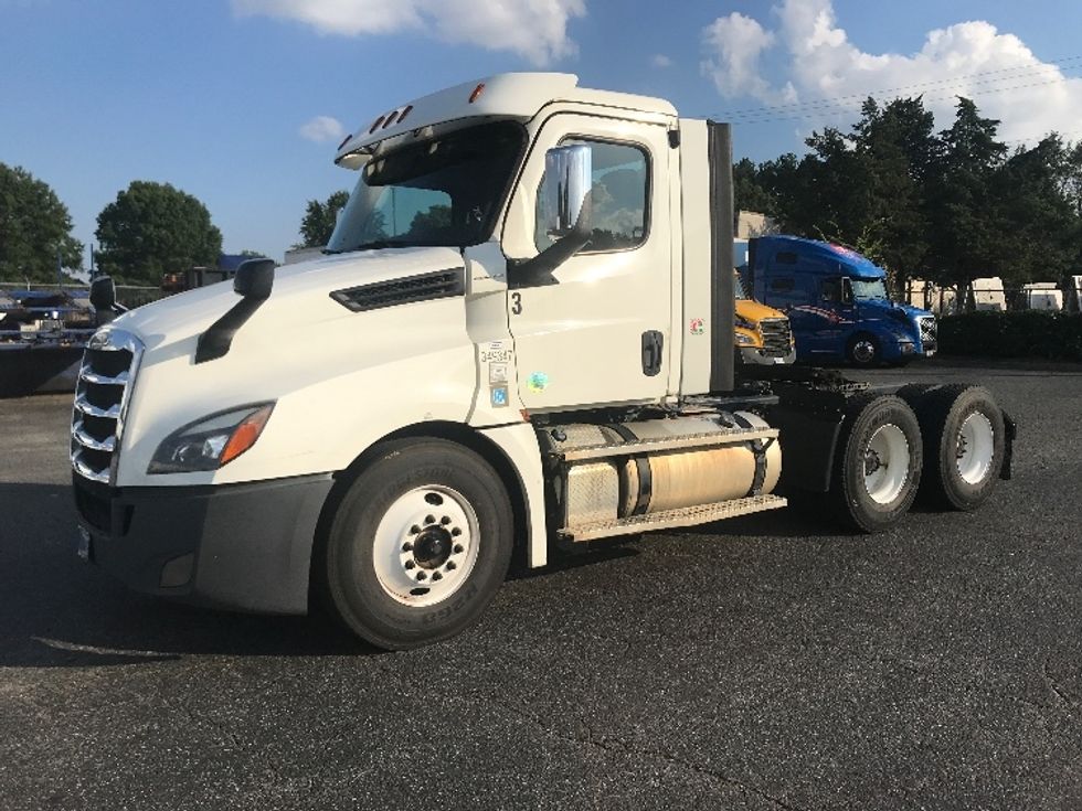 Day Cab Tractor-Heavy Duty Tractors-Freightliner-2020-T12664ST-Charlotte-NC-403,182\n\t\tmiles-$ 54,500 - Image 3