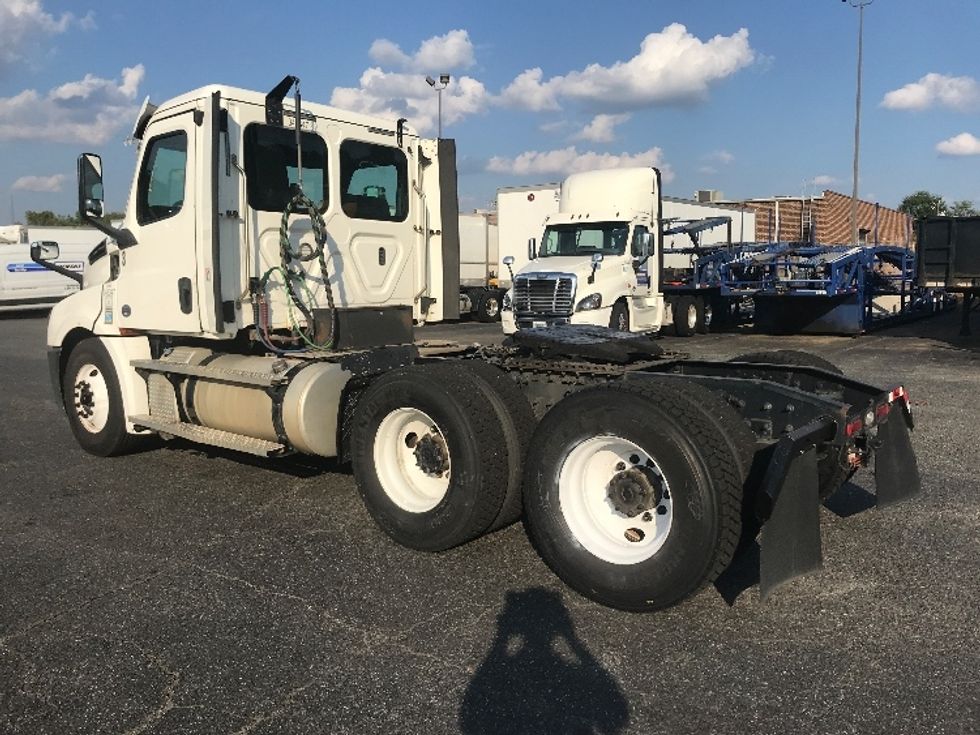 Day Cab Tractor-Heavy Duty Tractors-Freightliner-2020-T12664ST-Charlotte-NC-403,182\n\t\tmiles-$ 54,500 - Image 5
