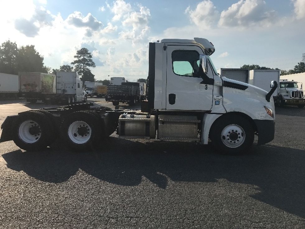 Day Cab Tractor-Heavy Duty Tractors-Freightliner-2020-T12664ST-Charlotte-NC-403,182\n\t\tmiles-$ 54,500 - Image 8