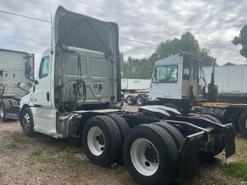 Day Cab Tractor-Heavy Duty Tractors-Freightliner-2020-T12664ST-Charlotte-NC-502,850\n\t\tmiles-$ 36,500 - Image 4