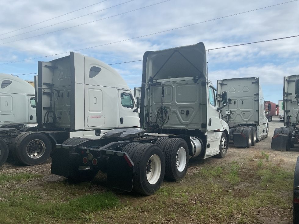 Day Cab Tractor-Heavy Duty Tractors-Freightliner-2020-T12664ST-Charlotte-NC-502,850\n\t\tmiles-$ 36,500 - Image 6