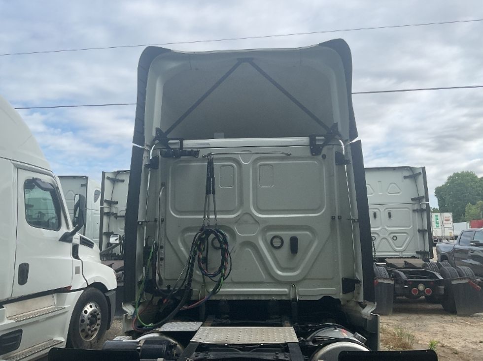 Day Cab Tractor-Heavy Duty Tractors-Freightliner-2020-T12664ST-Charlotte-NC-502,850\n\t\tmiles-$ 36,500 - Image 8