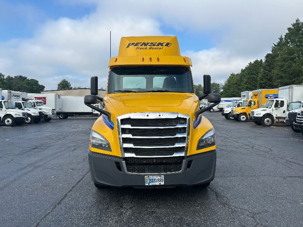 Day Cab Tractor-Heavy Duty Tractors-Freightliner-2020-T12664ST-Charlotte-NC-531,868\n\t\tmiles-$ 39,500 - Image 2