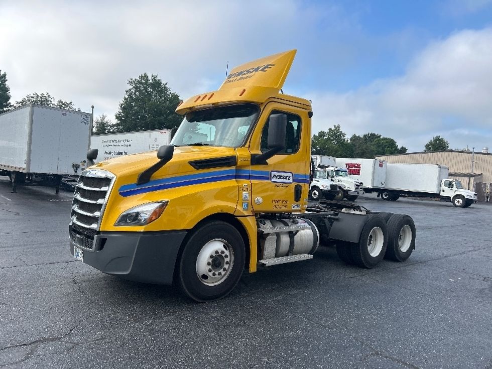 Day Cab Tractor-Heavy Duty Tractors-Freightliner-2020-T12664ST-Charlotte-NC-531,868\n\t\tmiles-$ 39,500 - Image 3