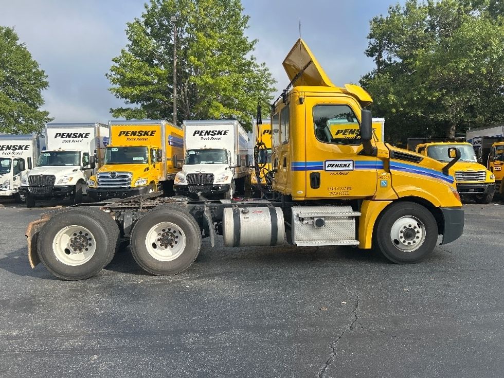 Day Cab Tractor-Heavy Duty Tractors-Freightliner-2020-T12664ST-Charlotte-NC-531,868\n\t\tmiles-$ 39,500 - Image 8