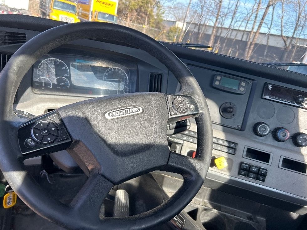 Day Cab Tractor-Heavy Duty Tractors-Freightliner-2020-T12664ST-Chattanooga-TN-416,628\n\t\tmiles-$ 51,250 - Image 11
