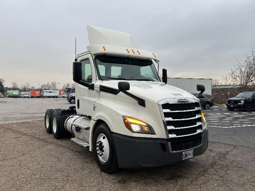 Day Cab Tractor-Heavy Duty Tractors-Freightliner-2020-T12664ST-Chattanooga-TN-420,846\n\t\tmiles-$ 51,000 - Image 1