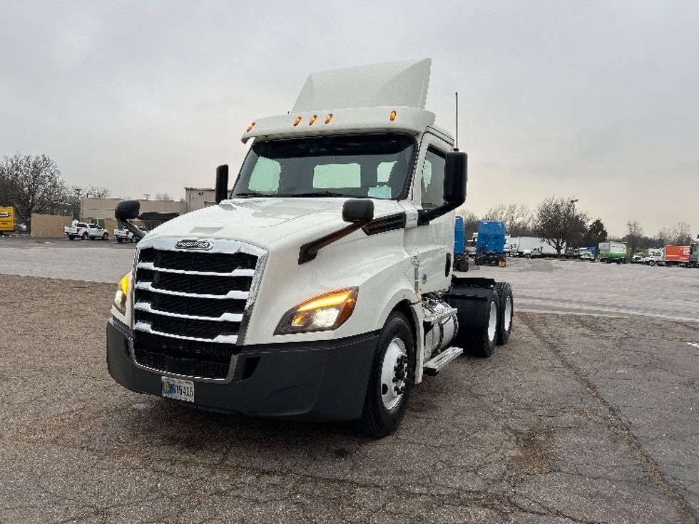 Day Cab Tractor-Heavy Duty Tractors-Freightliner-2020-T12664ST-Chattanooga-TN-420,846\n\t\tmiles-$ 51,000 - Image 3