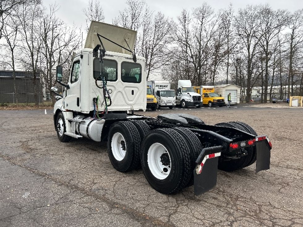 Day Cab Tractor-Heavy Duty Tractors-Freightliner-2020-T12664ST-Chattanooga-TN-420,846\n\t\tmiles-$ 51,000 - Image 5