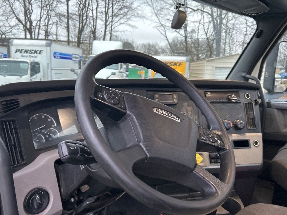 Day Cab Tractor-Heavy Duty Tractors-Freightliner-2020-T12664ST-Chattanooga-TN-433,653\n\t\tmiles-$ 50,250 - Image 11