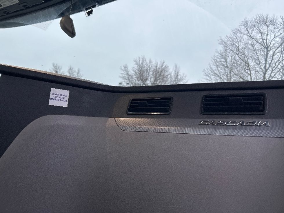 Day Cab Tractor-Heavy Duty Tractors-Freightliner-2020-T12664ST-Chattanooga-TN-433,653\n\t\tmiles-$ 50,250 - Image 13