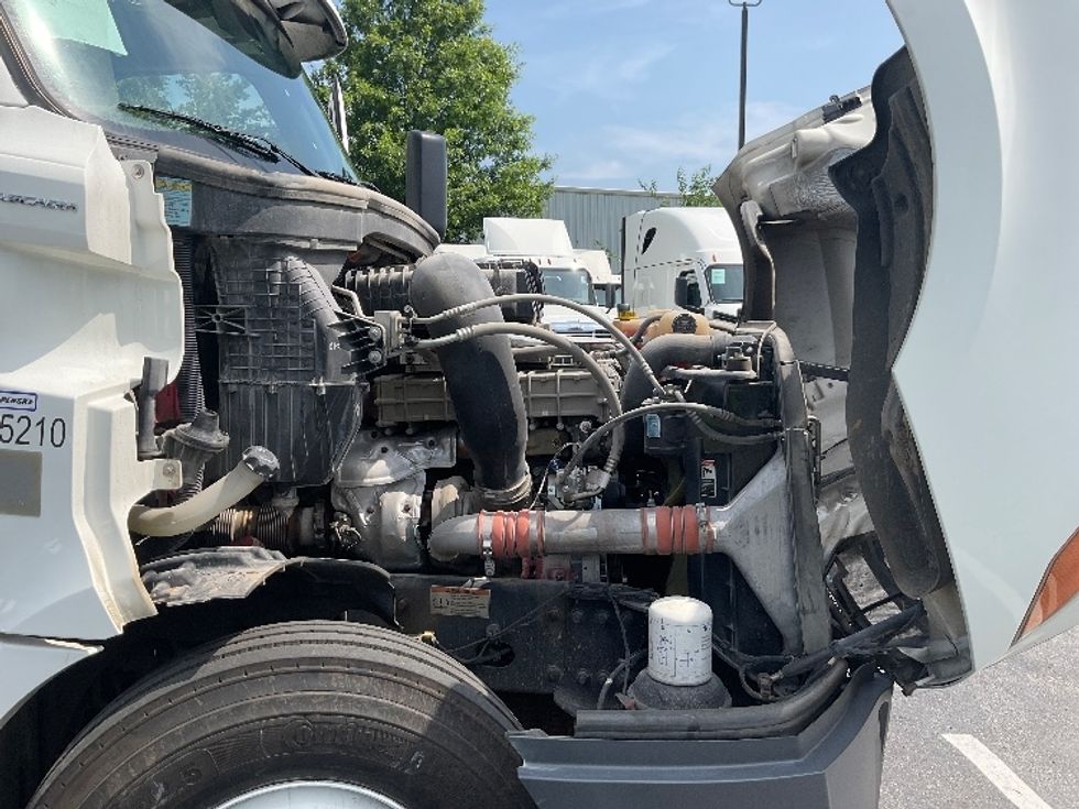 Day Cab Tractor-Heavy Duty Tractors-Freightliner-2020-T12664ST-Chattanooga-TN-441,433\n\t\tmiles-$ 52,250 - Image 15