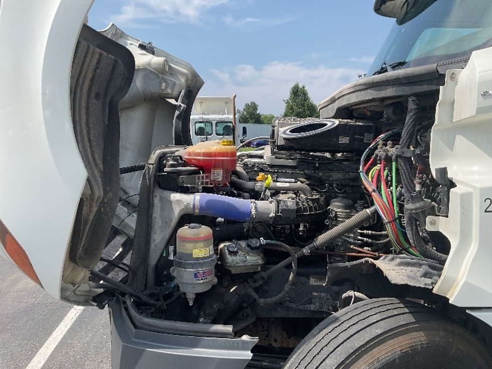 Day Cab Tractor-Heavy Duty Tractors-Freightliner-2020-T12664ST-Chattanooga-TN-441,433\n\t\tmiles-$ 52,250 - Image 16