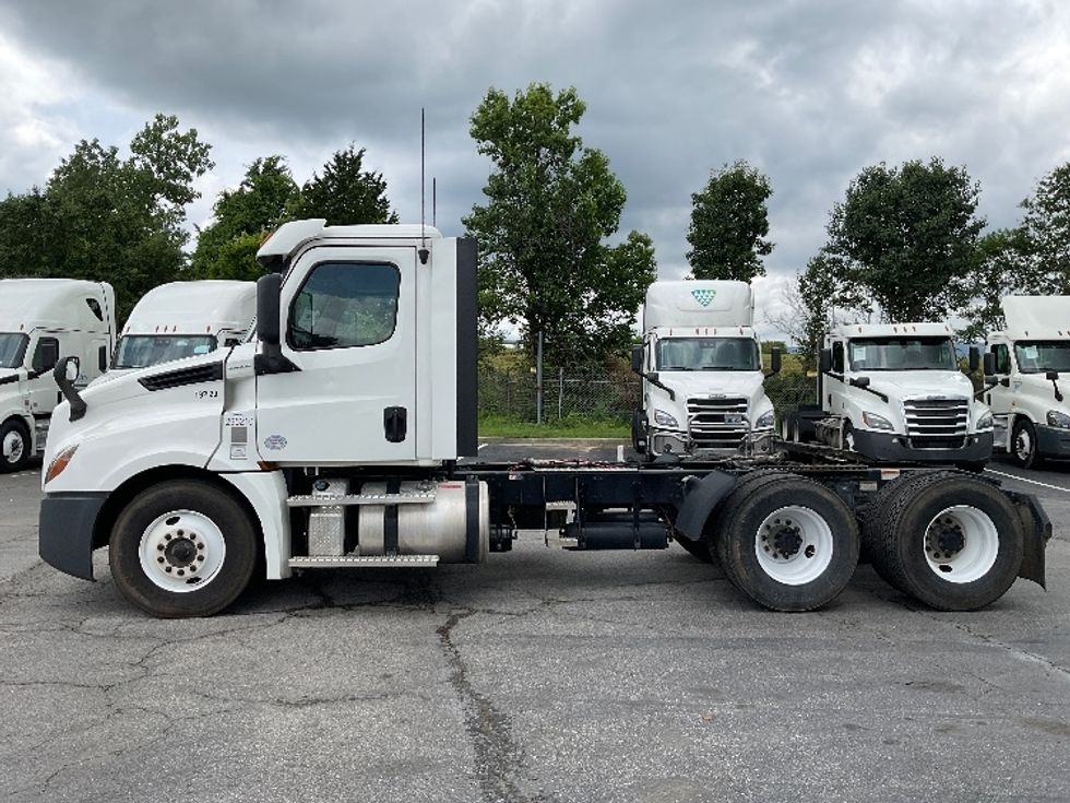 Day Cab Tractor-Heavy Duty Tractors-Freightliner-2020-T12664ST-Chattanooga-TN-441,433\n\t\tmiles-$ 52,250 - Image 4