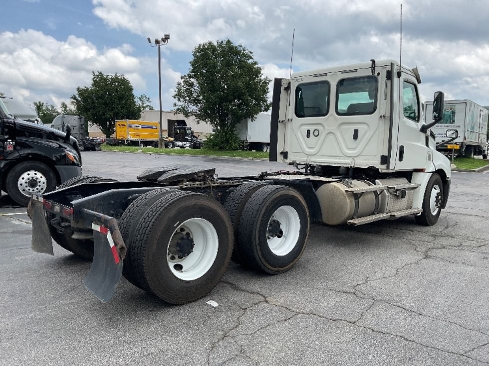 Day Cab Tractor-Heavy Duty Tractors-Freightliner-2020-T12664ST-Chattanooga-TN-441,433\n\t\tmiles-$ 52,250 - Image 7