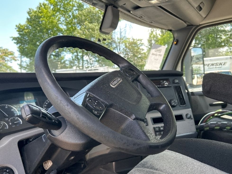 Day Cab Tractor-Heavy Duty Tractors-Freightliner-2020-T12664ST-Chattanooga-TN-470,178\n\t\tmiles-$ 49,500 - Image 10