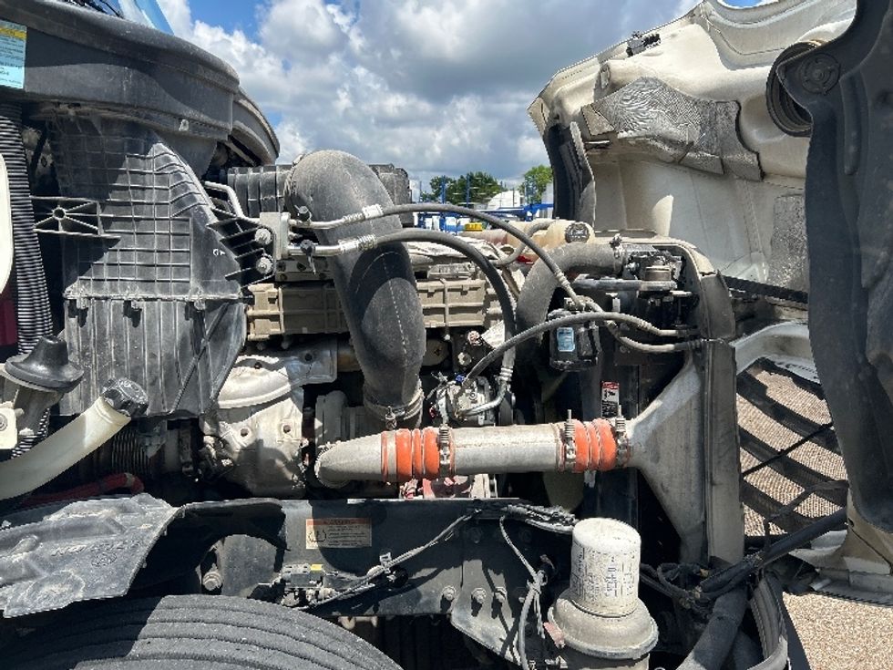 Day Cab Tractor-Heavy Duty Tractors-Freightliner-2020-T12664ST-Chattanooga-TN-470,178\n\t\tmiles-$ 49,500 - Image 15