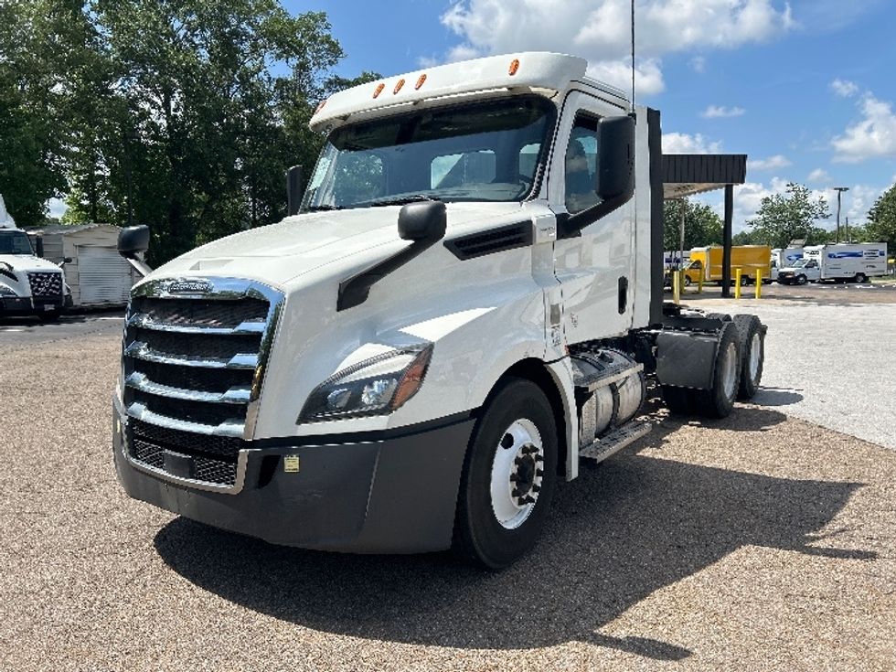 Day Cab Tractor-Heavy Duty Tractors-Freightliner-2020-T12664ST-Chattanooga-TN-470,178\n\t\tmiles-$ 49,500 - Image 3