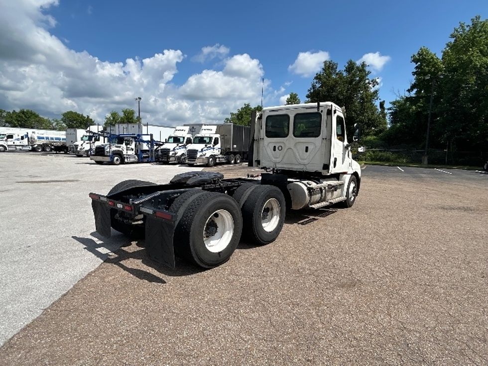 Day Cab Tractor-Heavy Duty Tractors-Freightliner-2020-T12664ST-Chattanooga-TN-470,178\n\t\tmiles-$ 49,500 - Image 7
