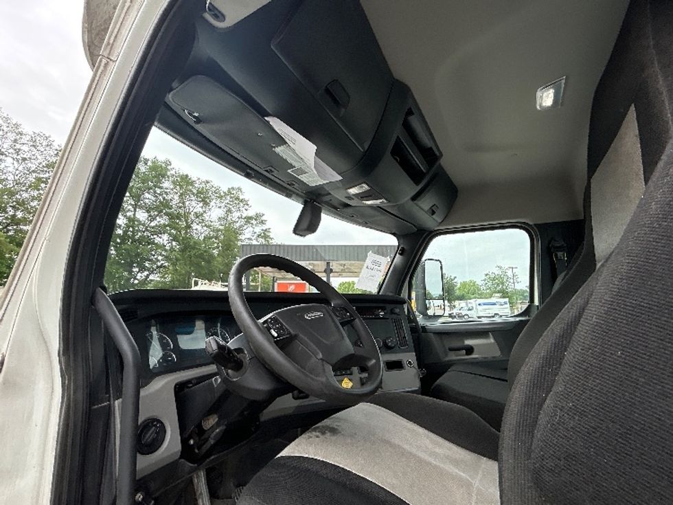 Day Cab Tractor-Heavy Duty Tractors-Freightliner-2020-T12664ST-Chattanooga-TN-492,510\n\t\tmiles-$ 49,500 - Image 10