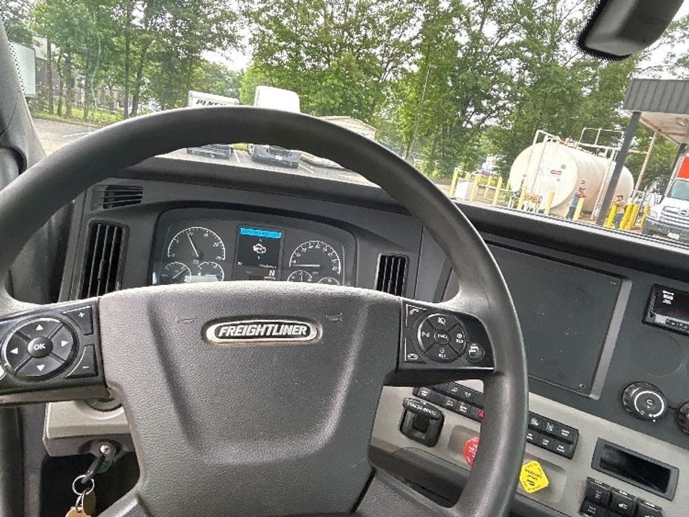 Day Cab Tractor-Heavy Duty Tractors-Freightliner-2020-T12664ST-Chattanooga-TN-492,510\n\t\tmiles-$ 49,500 - Image 11