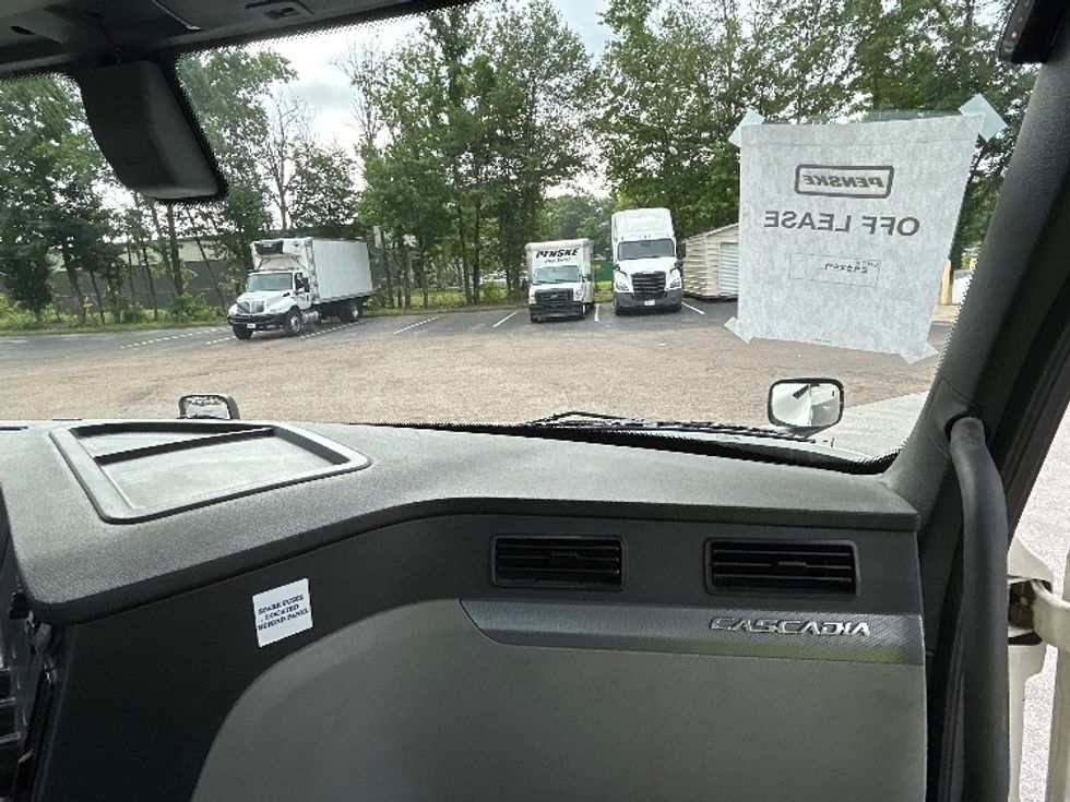 Day Cab Tractor-Heavy Duty Tractors-Freightliner-2020-T12664ST-Chattanooga-TN-492,510\n\t\tmiles-$ 49,500 - Image 13