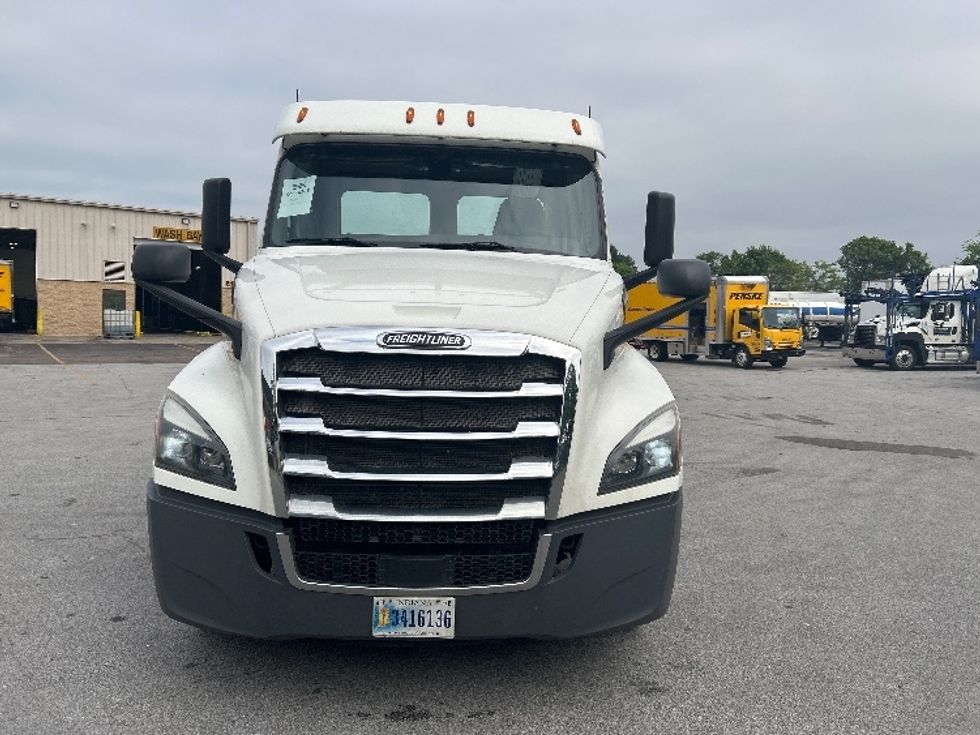 Day Cab Tractor-Heavy Duty Tractors-Freightliner-2020-T12664ST-Chattanooga-TN-492,510\n\t\tmiles-$ 49,500 - Image 2