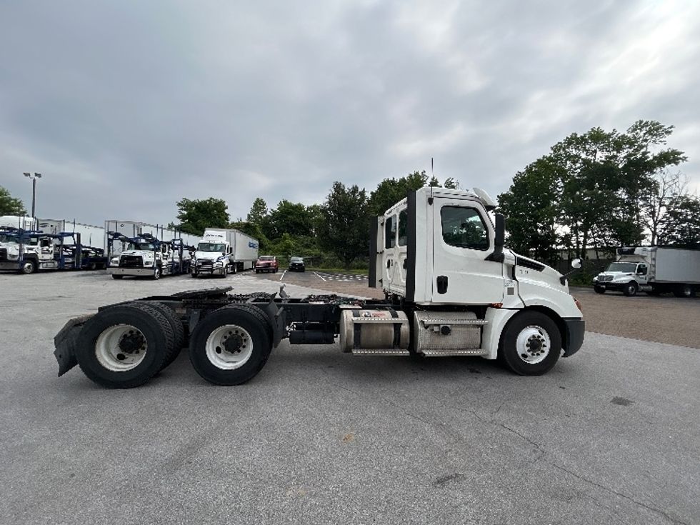 Day Cab Tractor-Heavy Duty Tractors-Freightliner-2020-T12664ST-Chattanooga-TN-492,510\n\t\tmiles-$ 49,500 - Image 8