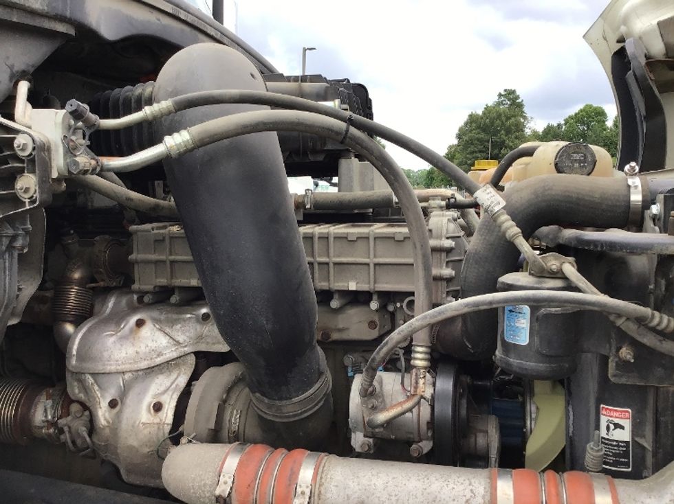 Day Cab Tractor-Heavy Duty Tractors-Freightliner-2020-T12664ST-Chester-VA-256,239\n\t\tmiles-$ 53,500 - Image 10