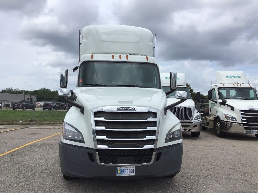 Day Cab Tractor-Heavy Duty Tractors-Freightliner-2020-T12664ST-Chester-VA-256,239\n\t\tmiles-$ 53,500 - Image 2