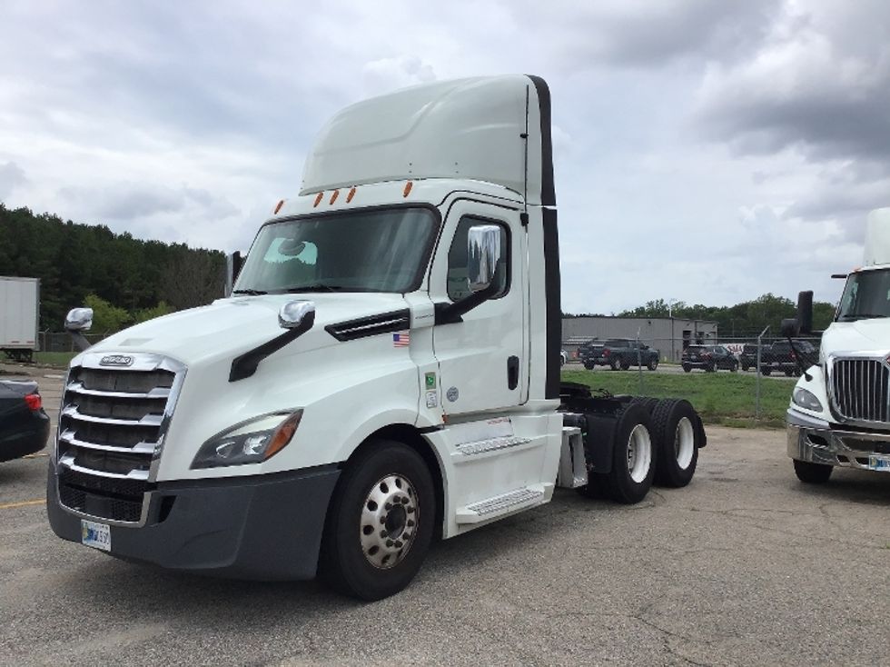 Day Cab Tractor-Heavy Duty Tractors-Freightliner-2020-T12664ST-Chester-VA-256,239\n\t\tmiles-$ 53,500 - Image 3