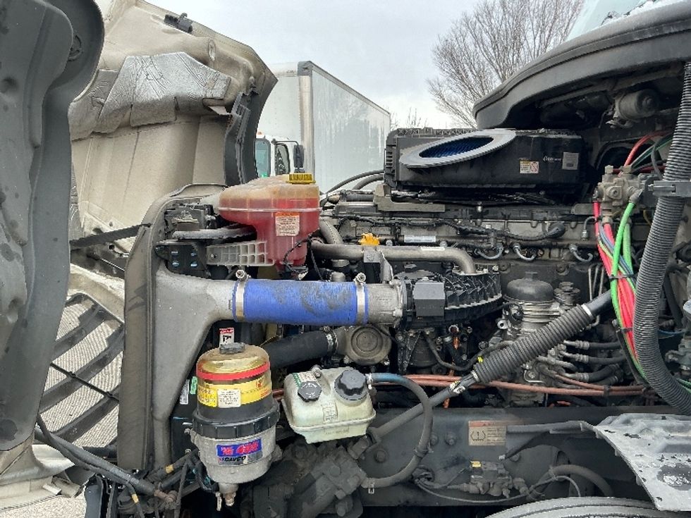 2020 Freightliner Cascadia 126" Day cab photo 15