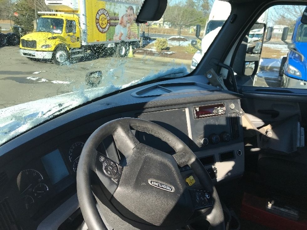 Day Cab Tractor-Heavy Duty Tractors-Freightliner-2020-T12664ST-Chester-VA-831,233\n\t\tmiles-$ 27,500 - Image 10