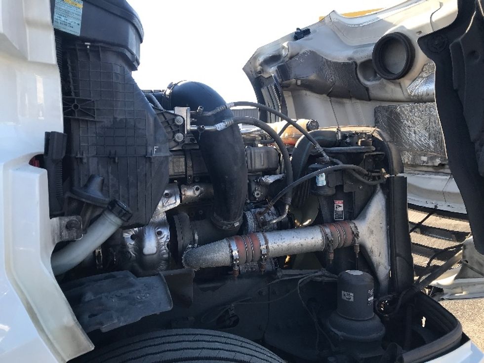 Day Cab Tractor-Heavy Duty Tractors-Freightliner-2020-T12664ST-Chester-VA-831,233\n\t\tmiles-$ 27,500 - Image 15