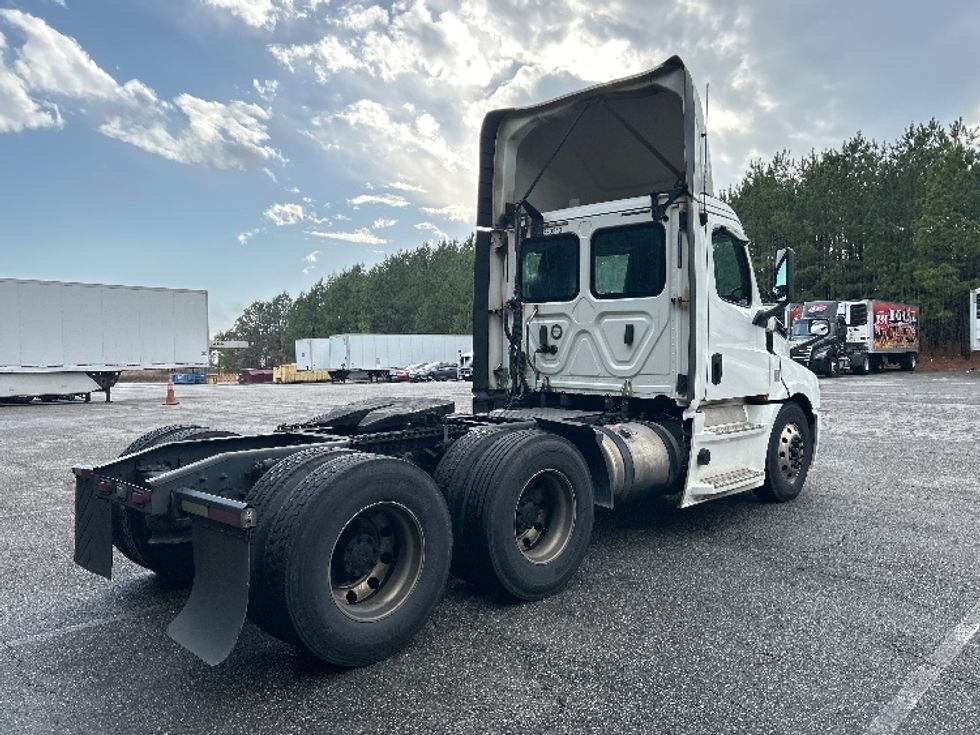 Day Cab Tractor-Heavy Duty Tractors-Freightliner-2020-T12664ST-Chester-VA-872,469\n\t\tmiles-$ 28,500 - Image 7