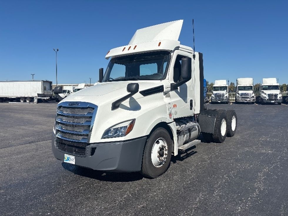 Day Cab Tractor-Heavy Duty Tractors-Freightliner-2020-T12664ST-Chicago (Chicago Ridge)-IL-210,511\n\t\tmiles-$ 75,750 - Image 3