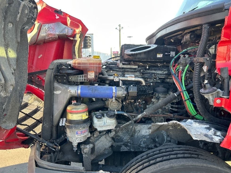 Day Cab Tractor-Heavy Duty Tractors-Freightliner-2020-T12664ST-Chicago (Melrose Park)-IL-327,716\n\t\tmiles-$ 50,750 - Image 16